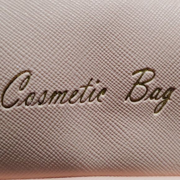 Two cosmetic bags. One‎ in vintage and homemade. The other is pink and la… - Picture 8 of 10